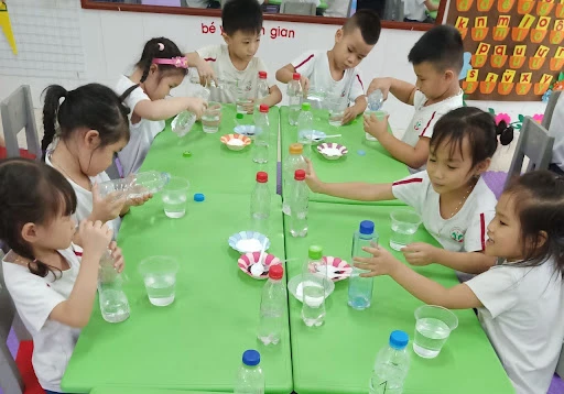 Ứng Dụng Phương Pháp Giáo Dục Montessori Trong Sinh Hoạt Hằng Ngày Của Trẻ