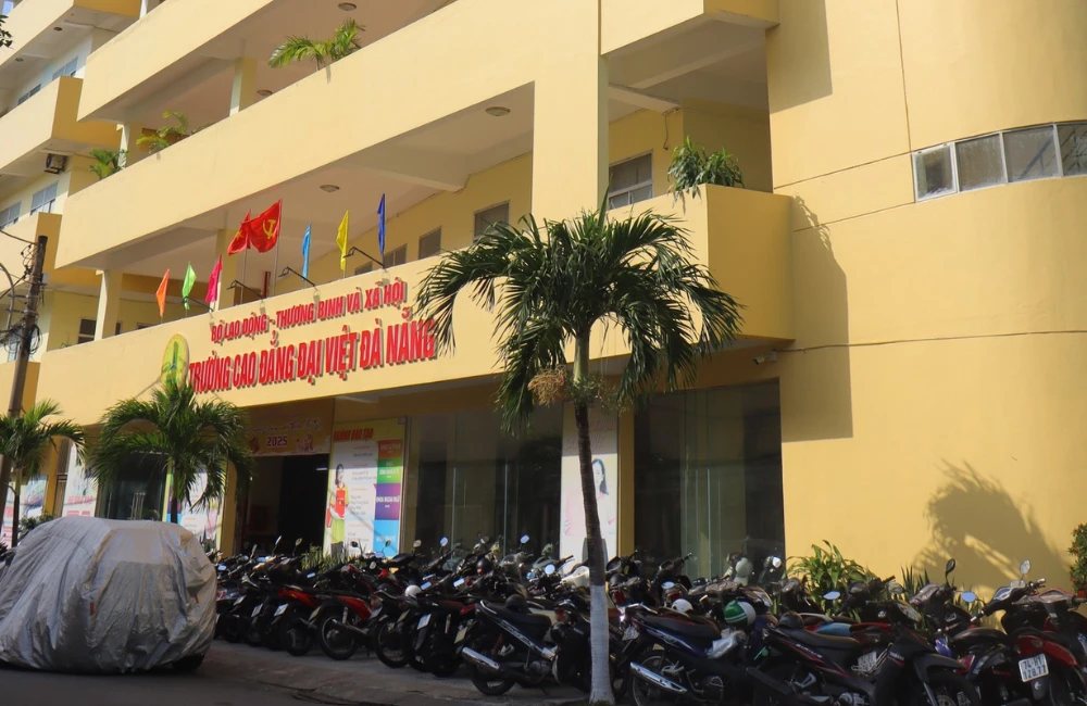 Giới Thiệu Trung Tâm Ngoại Ngữ - Tin Học Trường Cao Đẳng Đại Việt Đà Nẵng