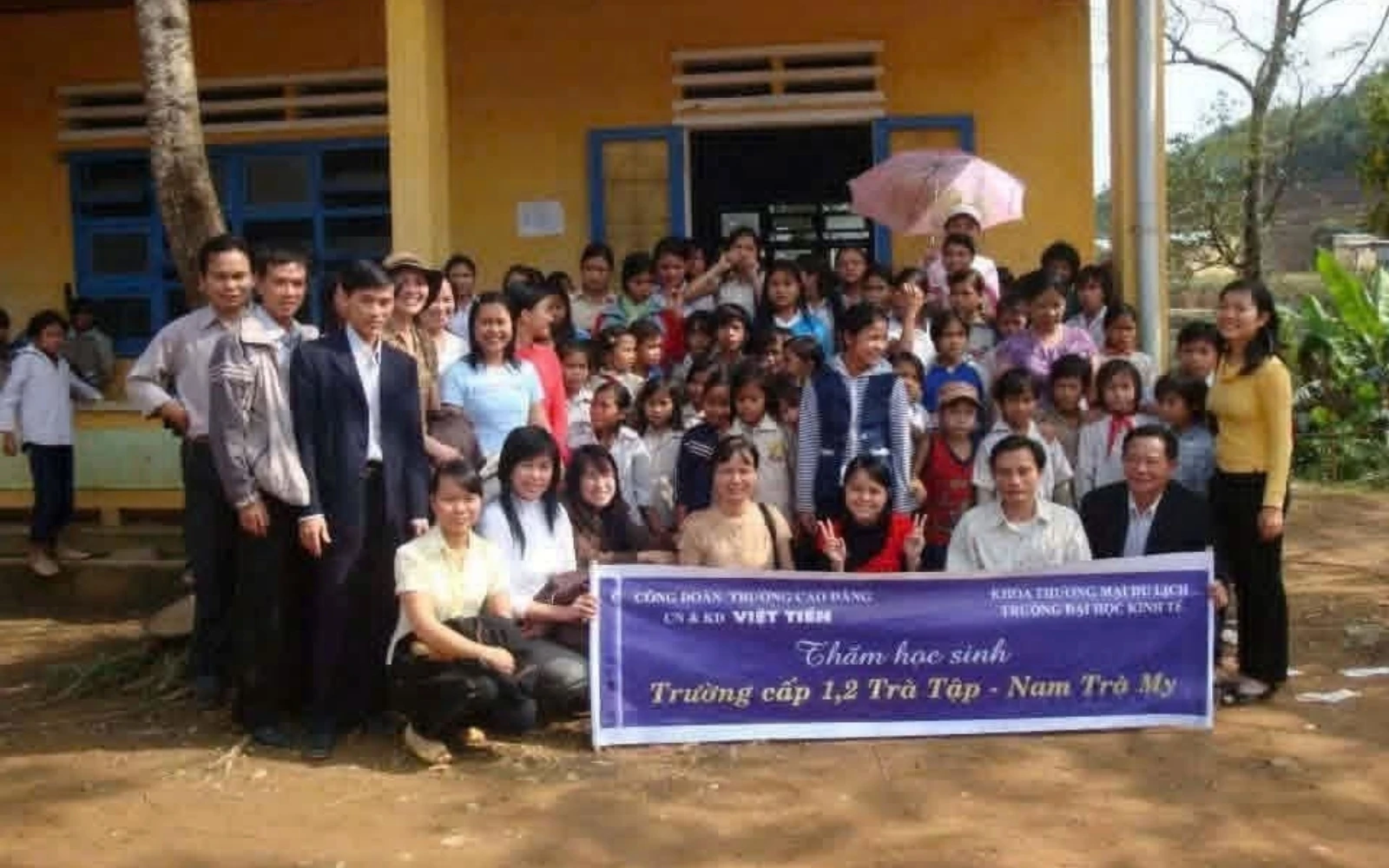 TRUNG TÂM NGOẠI NGỮ - TIN HỌC: BỆ PHÓNG HỘI NHẬP VÀ CHÌA KHÓA THÀNH CÔNG